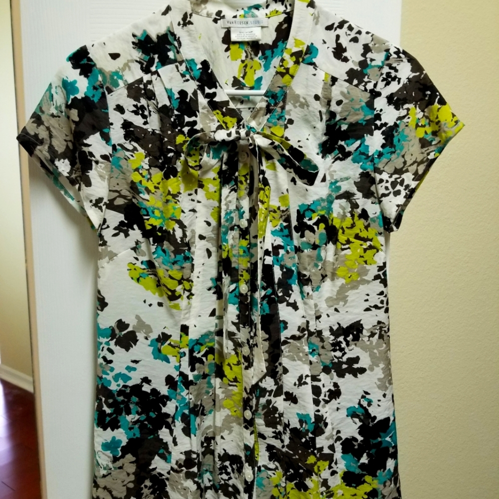 Van heusan short sleeve shirt